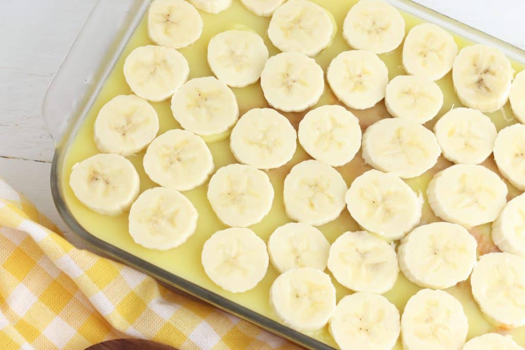 sliced bananas on cake