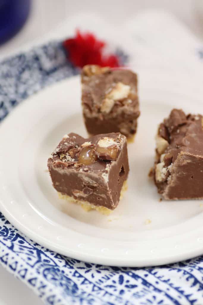 twix fudge on plate