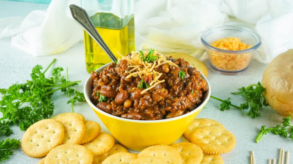 horizontal image of smoked chili with crackers