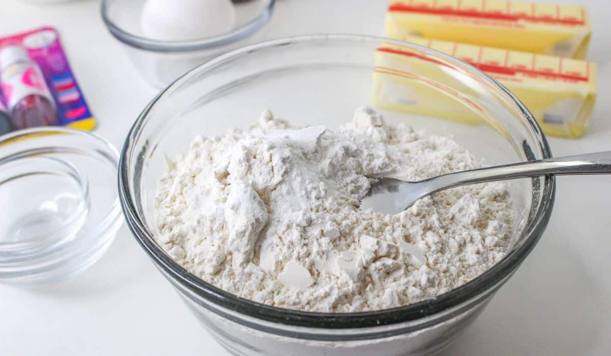 flour, baking powder and salt in a clear mixing bowl