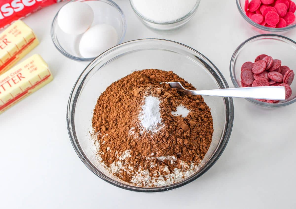 cocoa powder, salt, baking powder and flour in a mixing bowl