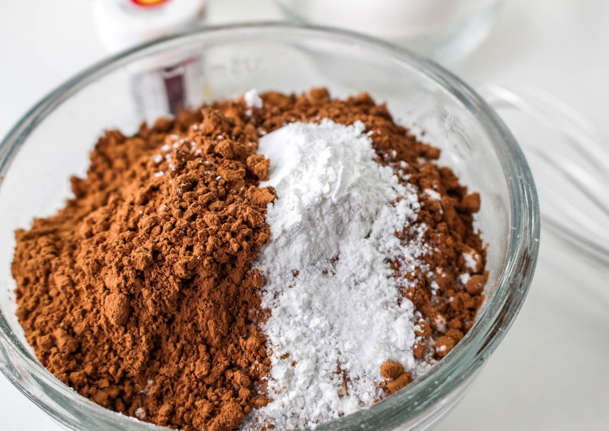 cocoa powder, flour, salt and baking powder in a small glass bowl