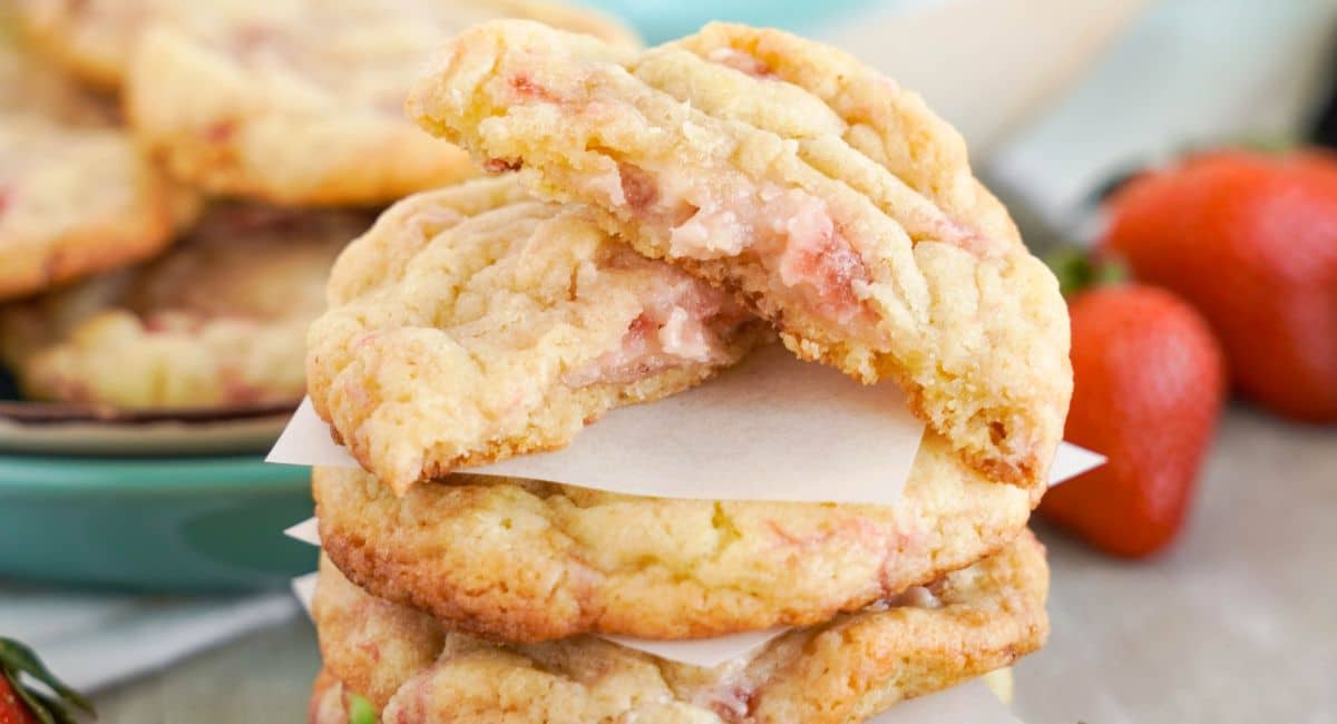 Strawberry Cheesecake Cookies