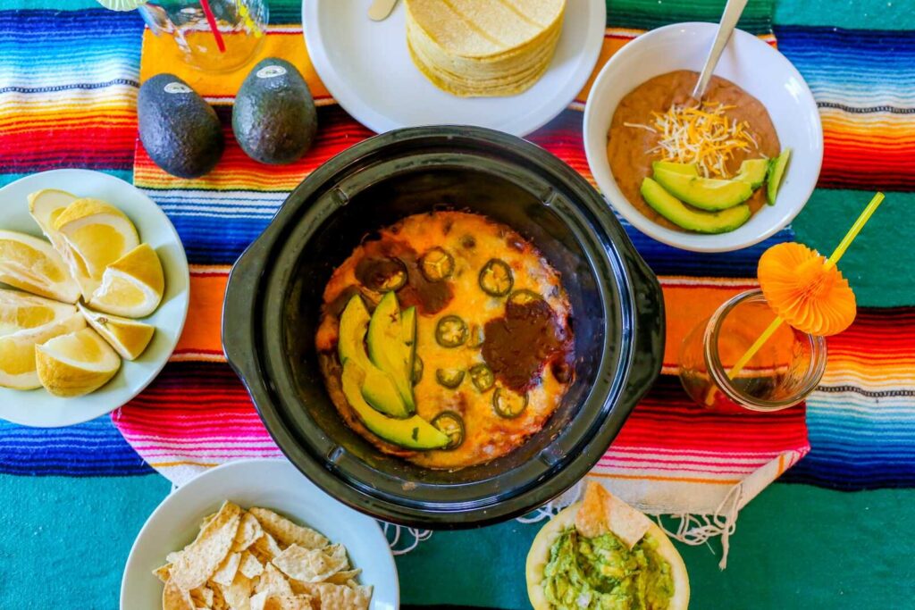 A table with food on it.